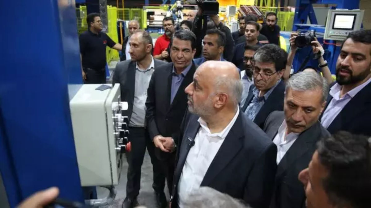 با حضور وزیر کار و مدیرعامل شستا فاز اول طرح توسعه کارخانه بارز کرمان به بهره برداری رسید