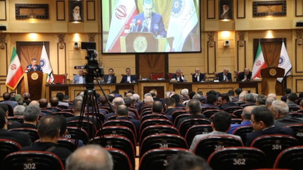 دستورالعمل بانک مرکزی برای تغییر آستانه مجاز رفع تعهد ارزی از 60 درصد به 80 درصد بازنگری شود | ضرورت تشکیل کمیته جبران خسارات انفجار بندر شهید رجایی