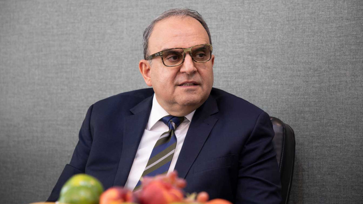 بحران تجارت در سایه بوروکراسی و کمبود نقدینگی/ وزیر اقتصاد باید رونق را از شعار به برنامه عملیاتی تبدیل کند