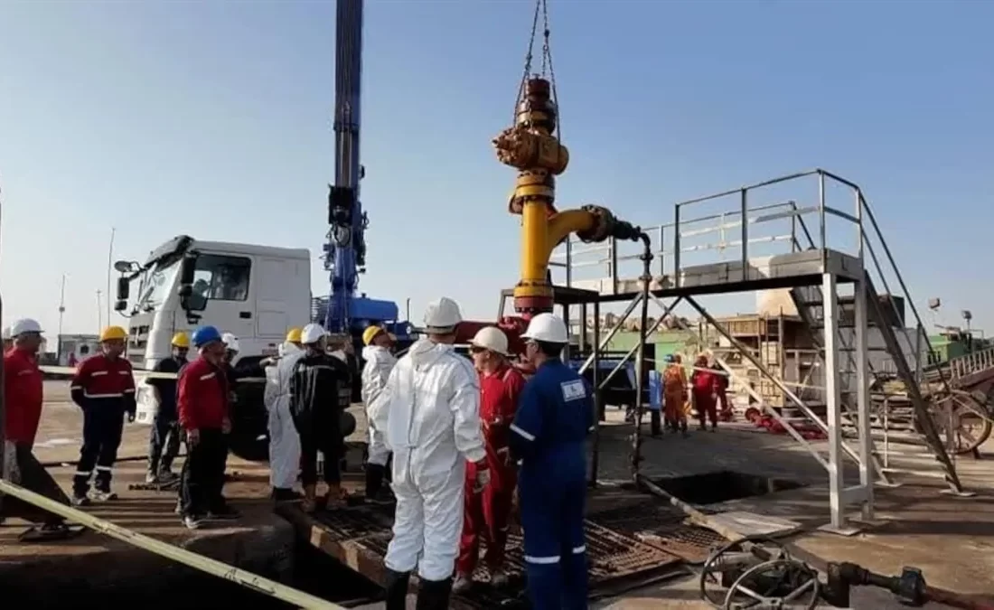 کنترل نشت و رفع خطر از شیر فوقاتی چاه ۱۳۲ اهواز