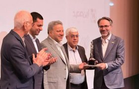 حاتمی مدیر برجسته صنعت فولاد کشور در سال ۱۴۰۴ در بخش دولتی و عمومی شد