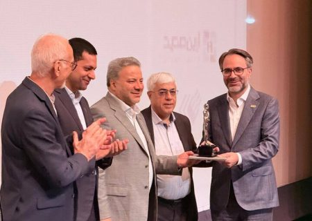 حاتمی مدیر برجسته صنعت فولاد کشور در سال ۱۴۰۴ در بخش دولتی و عمومی شد