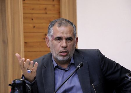 حقوق و مزایای معلمان باید در اولویت رسیدگی قرار بگیرد